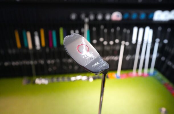 PRGR R35 Chip & Run Wedge 35° Steel Shaft