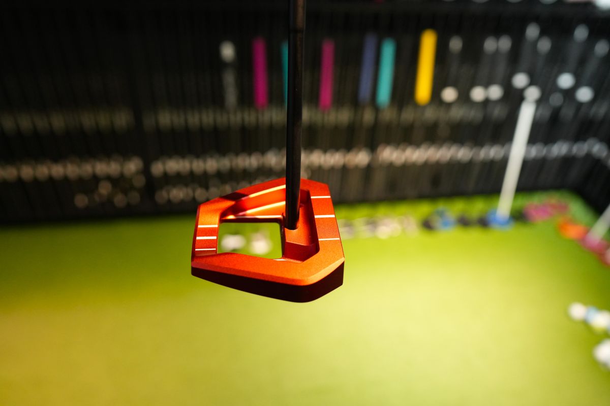 Lab VZN.1i Custom Red Putter 34″ (3)